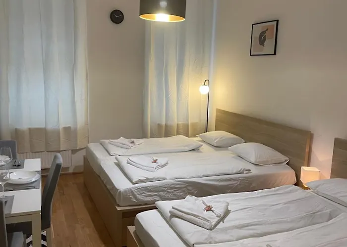 Cozy 5-Person Apartment In Vienna 2