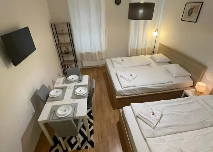 Cozy 5-Person Apartment In Vienna 2